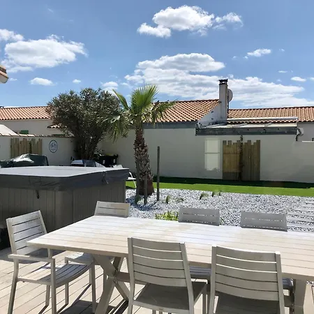 Holiday home Maison 10/12 Pers A 5 Min Du Phare Des Baleines Saint-Clement-des-Baleines